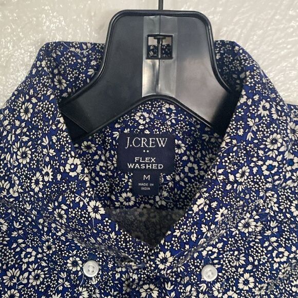 J. Crew Long Sleeve Flex Washed Classic Button up Size Medium - Picture 3 of 4